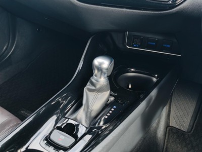 2018 Toyota C-HR - Thumbnail
