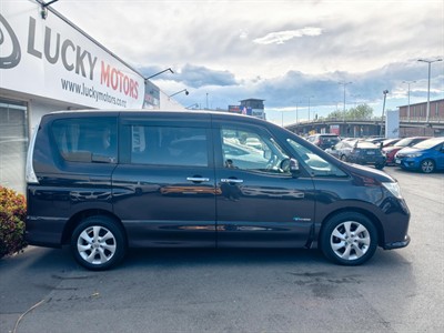 2013 Nissan Serena - Thumbnail