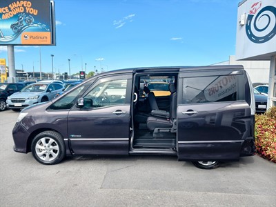 2013 Nissan Serena - Thumbnail
