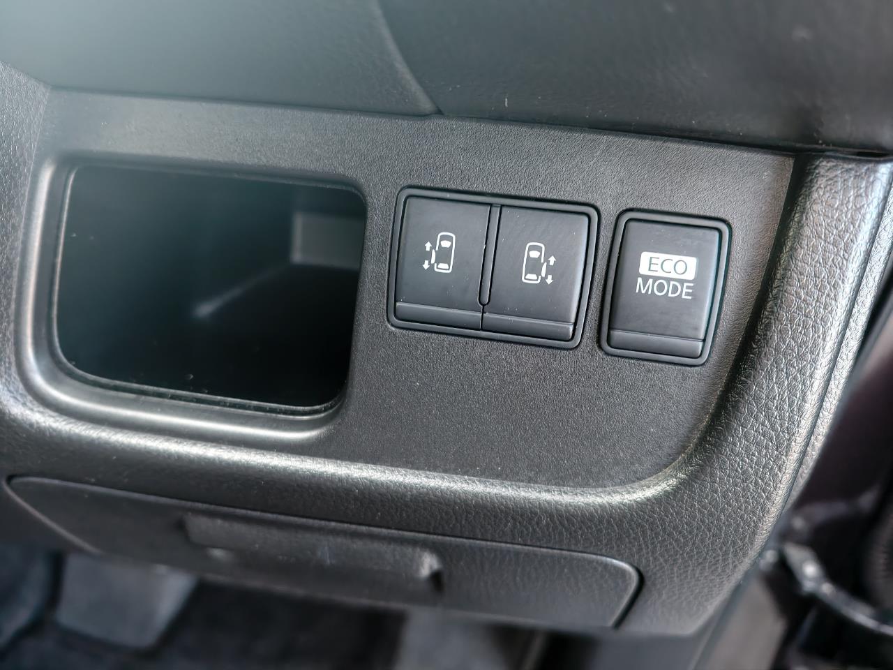 2013 Nissan Serena