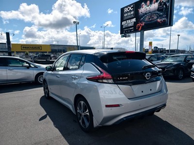 2018 Nissan LEAF - Thumbnail