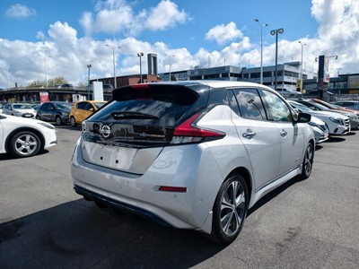 2018 Nissan LEAF - Thumbnail