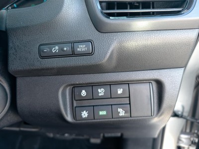 2018 Nissan LEAF - Thumbnail