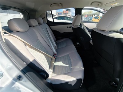 2018 Nissan LEAF - Thumbnail