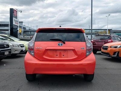 2012 Toyota Aqua - Thumbnail