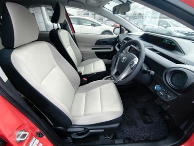 2012 Toyota Aqua - Thumbnail