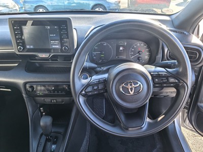 2022 Toyota YARIS - Thumbnail