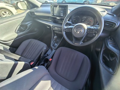 2022 Toyota YARIS - Thumbnail