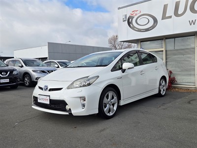 2013 Toyota Prius - Thumbnail
