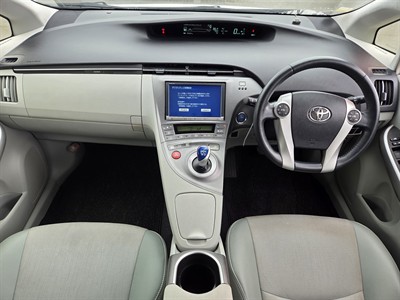 2013 Toyota Prius - Thumbnail