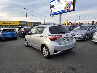 2017 Toyota Vitz - Thumbnail