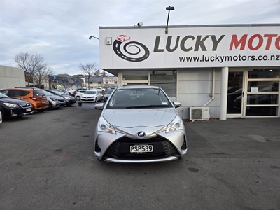 2017 Toyota Vitz - Thumbnail