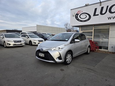 2017 Toyota Vitz - Thumbnail