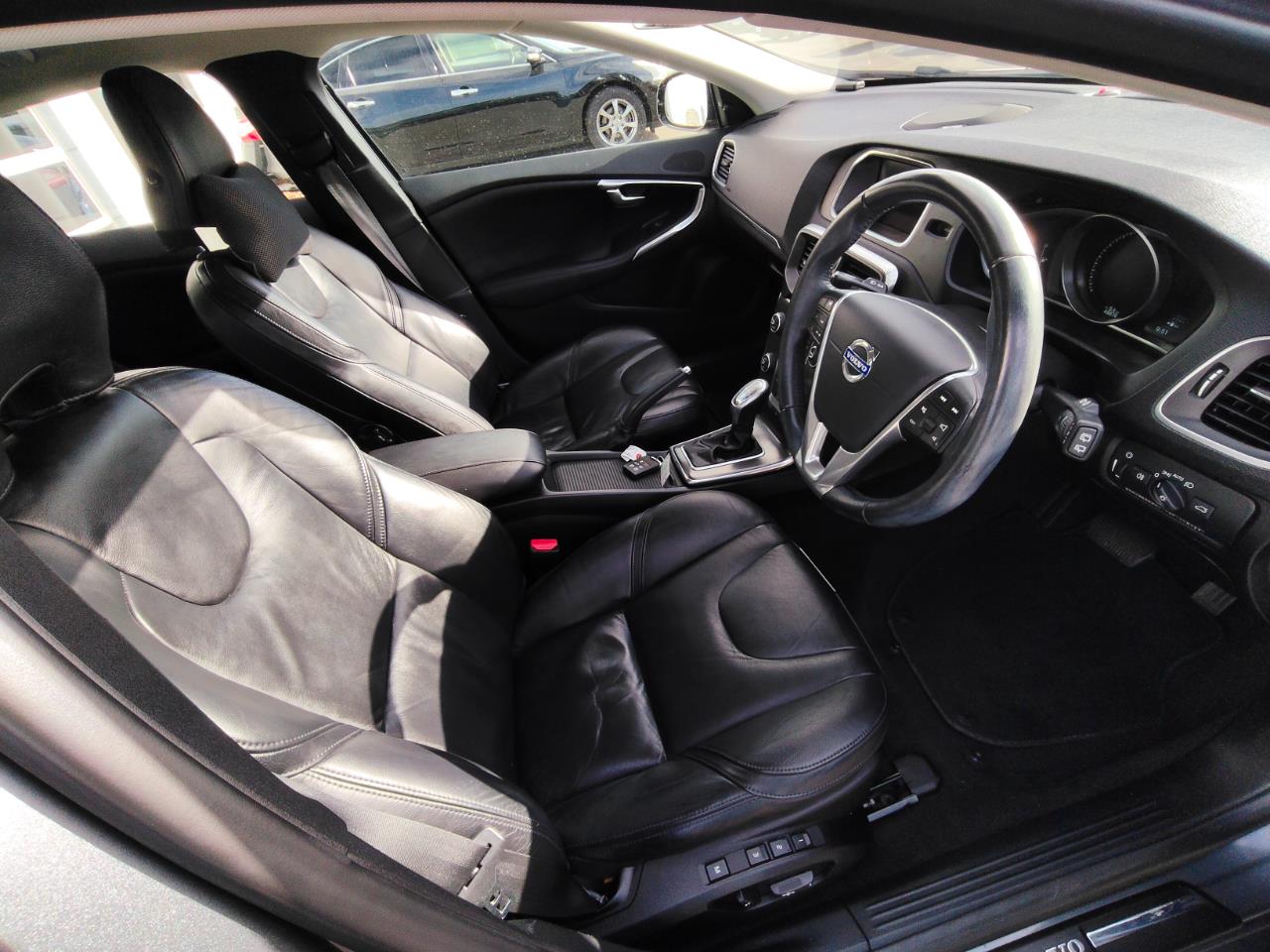 2013 Volvo V40