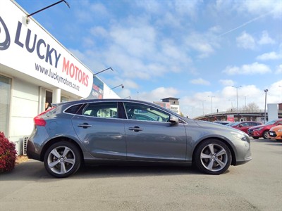 2013 Volvo V40 - Thumbnail