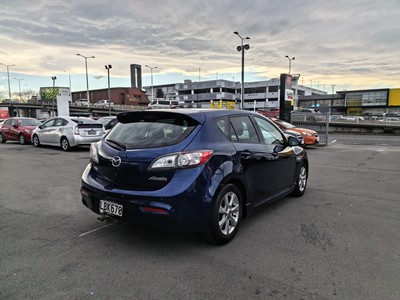 2010 Mazda AXELA - Thumbnail