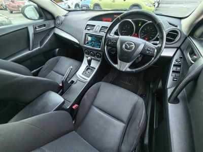 2010 Mazda AXELA - Thumbnail