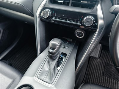 2023 Toyota Harrier - Thumbnail
