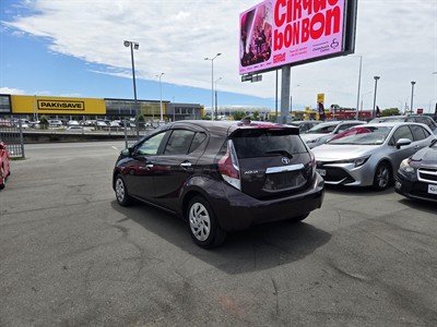 2016 Toyota Aqua - Thumbnail