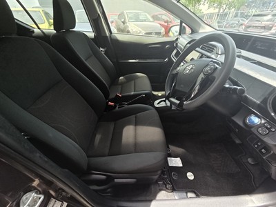 2016 Toyota Aqua - Thumbnail