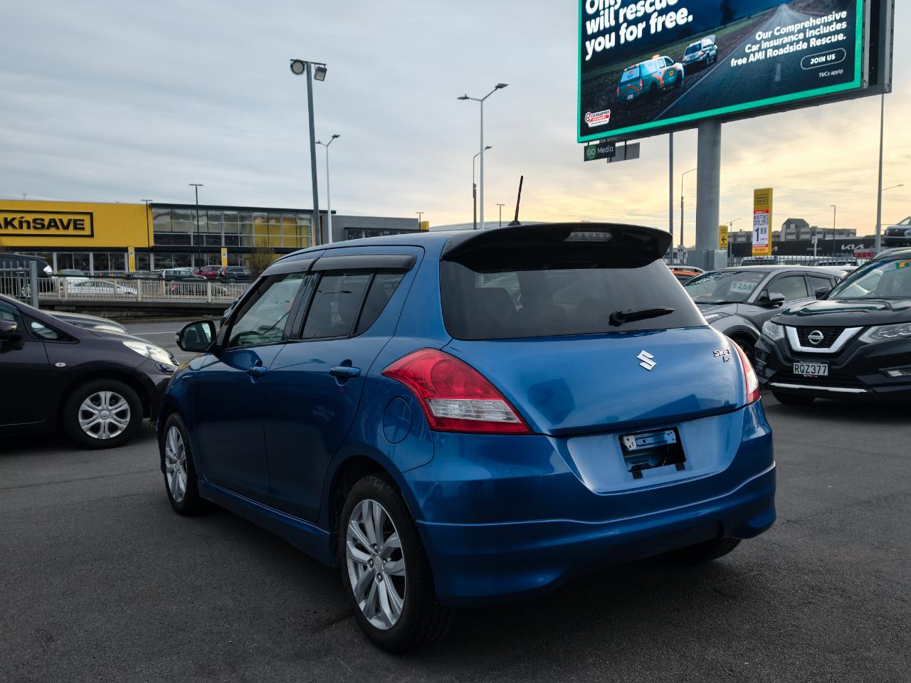 2013 Suzuki SWIFT