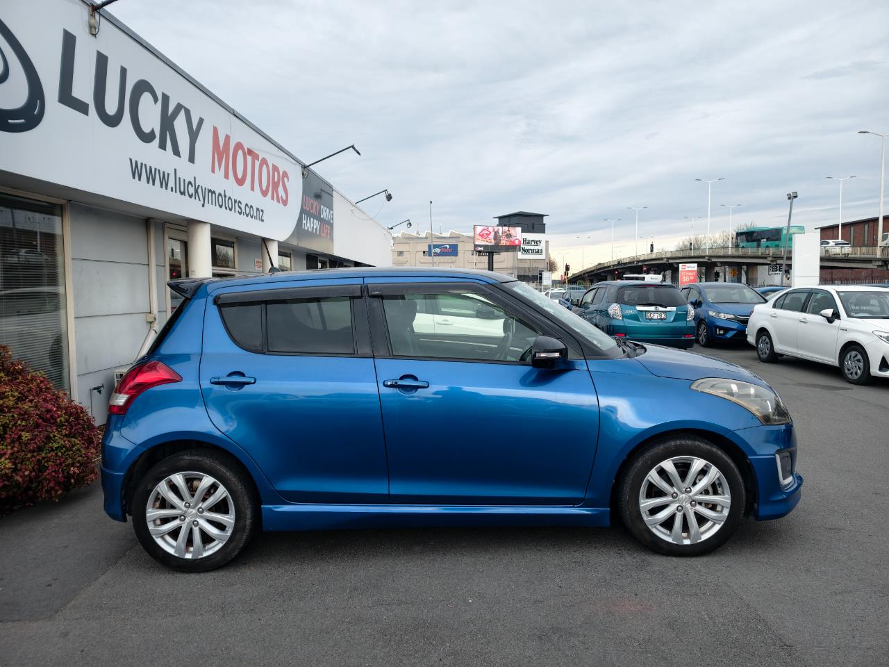 2013 Suzuki SWIFT