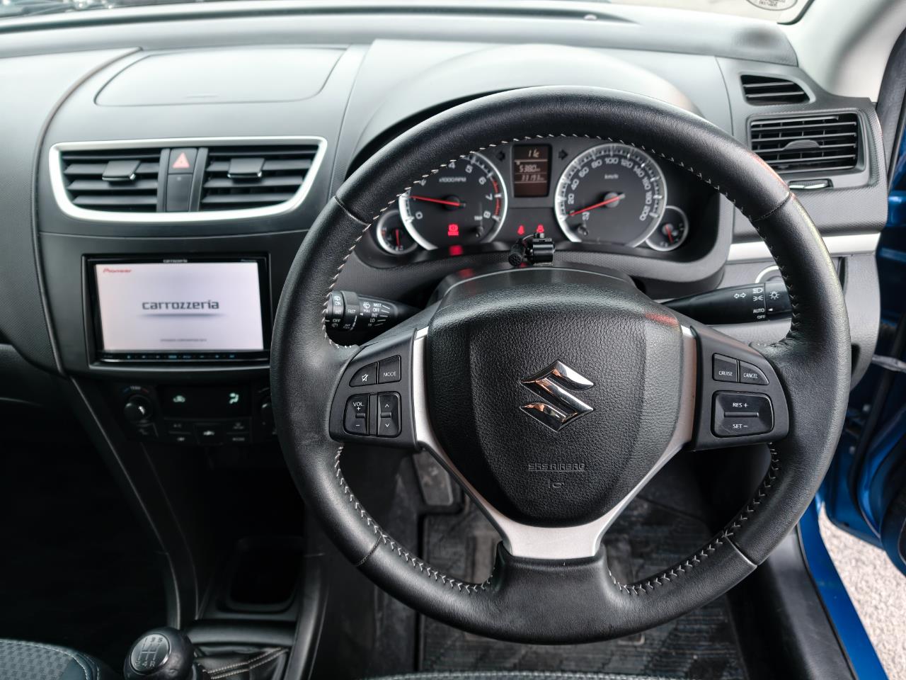 2013 Suzuki SWIFT
