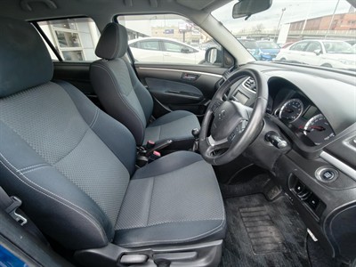 2013 Suzuki SWIFT - Thumbnail