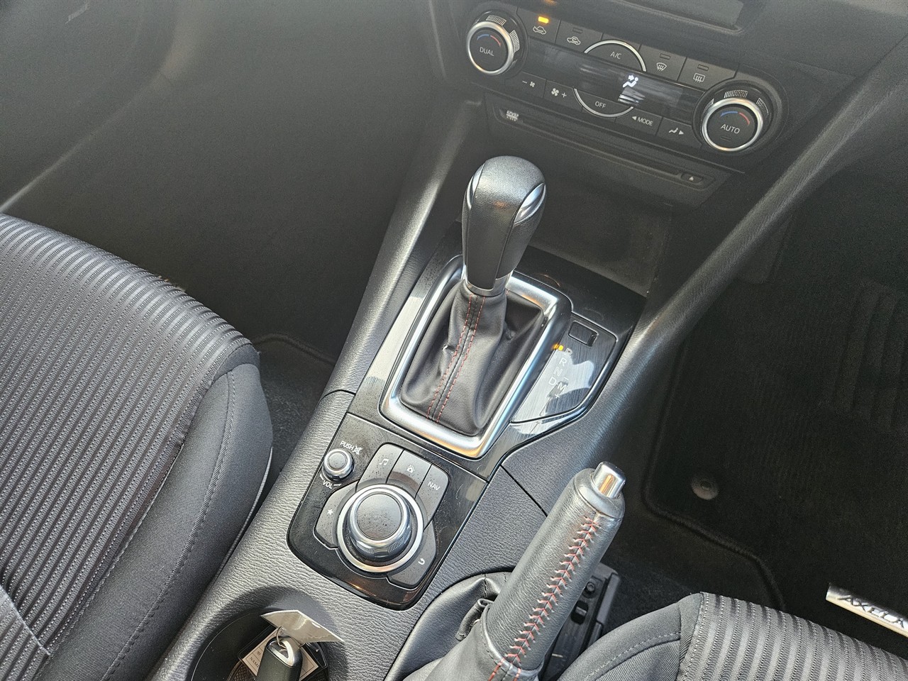 2013 Mazda AXELA