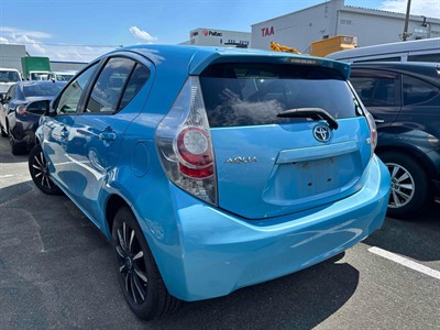 2012 Toyota Aqua - Thumbnail