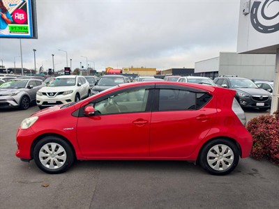 2013 Toyota Aqua - Thumbnail
