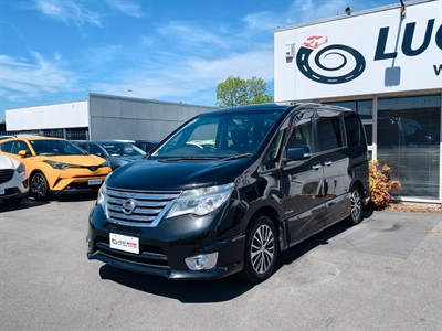 2015 Nissan Serena - Thumbnail