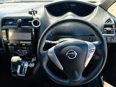 2015 Nissan Serena - Thumbnail