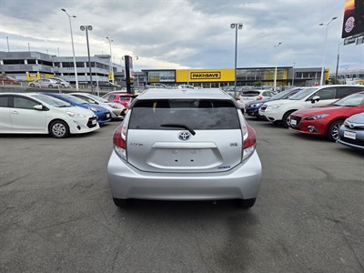 2015 Toyota Aqua - Thumbnail