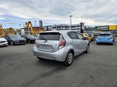 2015 Toyota Aqua - Thumbnail