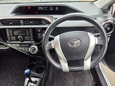 2015 Toyota Aqua - Thumbnail