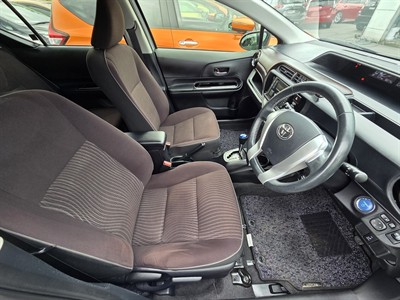 2015 Toyota Aqua - Thumbnail