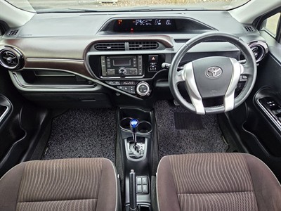 2015 Toyota Aqua - Thumbnail