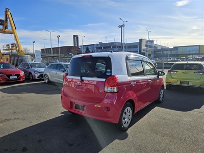 2016 Toyota Porte - Thumbnail