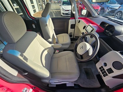 2016 Toyota Porte - Thumbnail