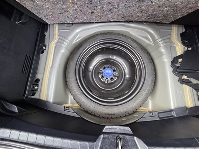 2017 Toyota Vitz - Thumbnail