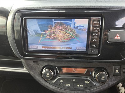 2017 Toyota Vitz - Thumbnail