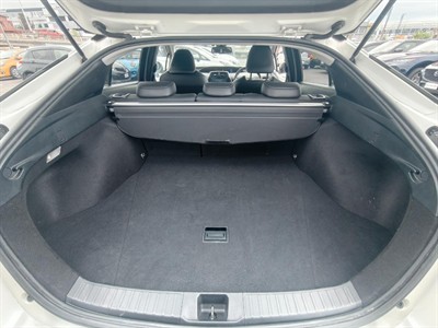 2018 Toyota Prius - Thumbnail