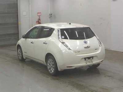 2017 Nissan LEAF - Thumbnail