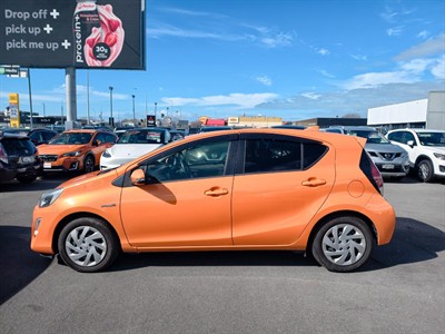 2015 Toyota Aqua - Thumbnail