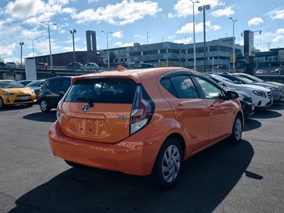 2015 Toyota Aqua - Thumbnail