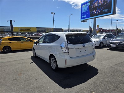 2013 Toyota Prius - Thumbnail