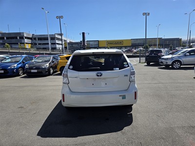 2013 Toyota Prius - Thumbnail