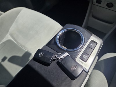 2013 Toyota Prius - Thumbnail