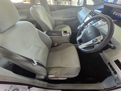 2013 Toyota Prius - Thumbnail